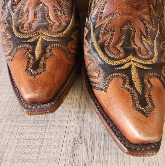 Intricate Brown and Black Cowboy Western Boots - Picture 11 of 13